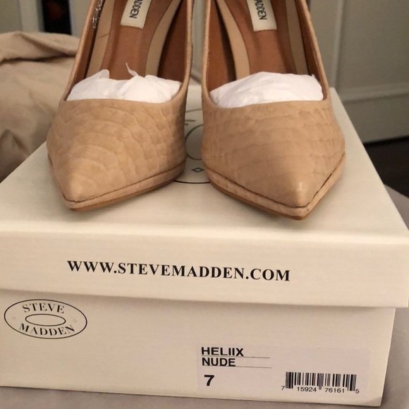 Steve Madden “Helix” Nude Heels - Picture 7 of 7